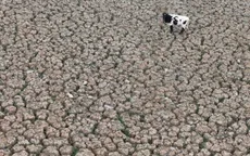 Hồ nước nghìn năm tuổi hóa hoang mạc ở Chile