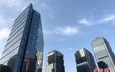 Nhiệt kế khổng lồ cao hơn 53m, thiết kế bên ngoài tòa cao ốc