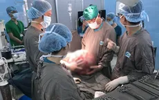 Ngỡ ngàng: Người phụ nữ 3 con mang khối u buồng trứng hơn 20kg