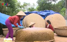 Đón ngày mới tại làng nghề thúng chai Phú Mỹ, Phú Yên