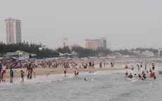 Vũng Tàu: Nhiều du khách được cứu kịp thời do bị đuối nước khi tắm biển dịp lễ