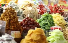 Cách chọn mua mứt Tết, bánh kẹo, hạt dưa ngon và an toàn