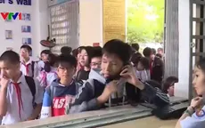 Trường lắp điện thoại bàn để học sinh không dùng điện thoại di động