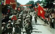 Hình ảnh đoàn quân chiến thắng trở về tiếp quản Thủ đô 65 năm trước