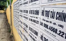 Nhiều khó khăn trong việc xử lý tờ rơi quảng cáo "tung tăng" trên đường phố