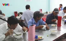 Ấm lòng quán cơm Nụ cười, 1.000 đồng 1 tô bún bò