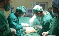 Cô gái 19 tuổi mang khối u buồng trứng nặng gần 10kg