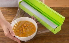 Sử dụng màng bọc thực phẩm không đúng cách có thể gây hại