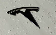 Tesla đứng đầu ngành ô tô Mỹ về giá trị vốn hóa