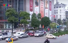 Ngã tư Nguyễn Chí Thanh - Chùa Láng: Mật độ giao thông tăng đột biến giờ cao điểm