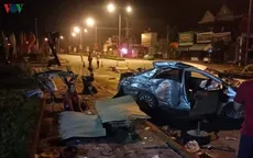 Xe khách tông xe con làm 3 người chết, 1 người nguy kịch