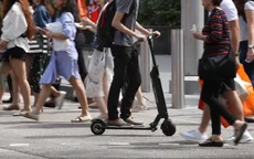 Singapore đau đầu tìm cách quản lý xe scooter điện