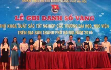 Hà Nội: Ghi danh sổ vàng 86 thủ khoa đại học “đầu ra” năm 2019