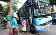 Hà Nội đẩy nhanh cấp thẻ cho người đi xe bus miễn phí