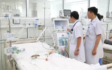 Trẻ nhập viện nguy kịch vì cha mẹ dùng thuốc nam trị bệnh
