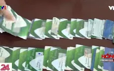 Hàng trăm công nhân bị cầm nợ bằng thẻ ATM