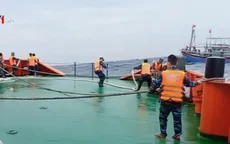 Cảnh sát biển Nghệ An cứu tàu cá và 9 ngư dân gặp nạn trên biển