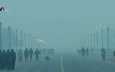 Người dân thủ đô Ấn Độ bắt đầu tuần mới trong "khói bụi cay mắt"