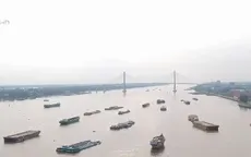 Tiền Giang: Sà lan neo đậu không phép uy hiếp an toàn giao thông