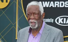 Bill Russell đồng ý gia nhập Nhà lưu danh bóng rổ Mỹ