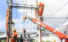 Khánh Hòa hỗ trợ khôi phục lưới điện vùng tâm bão