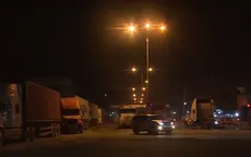 TP.HCM: Xe container bịt kín cửa ngõ thành phố