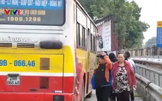 Nhiều khó khăn cản trở xe bus hoạt động