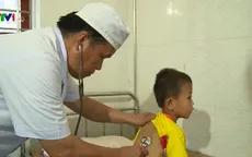 Bác sĩ hơn 20 năm bám bản
