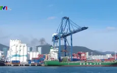 Thủ tướng Nguyễn Xuân Phúc thăm cảng Busan