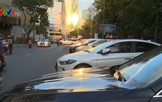 Lắp đặt biển báo xử lý xe vi phạm ở đường thu phí đỗ ô tô