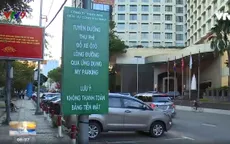 TP.HCM: Lắp đặt biển thông báo xử lý xe vi phạm ở tuyến thu phí đậu ô tô