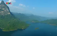 “Hạ Long trên cạn” giữa đại ngàn