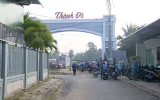 Xe 40 tấn chạy vào đường 5 tấn: Cần sự tôn trọng với người dân