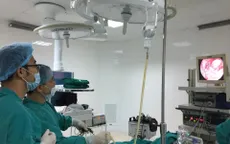 Vừa lọt lòng mẹ, bé sơ sinh phải phẫu thuật sửa thoát vị hoành