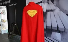 Áo choàng của Superman có giá gần 200.000 USD