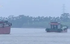 Nỗ lực tìm kiếm nạn nhân vụ chìm tàu chở gạch trên sông Văn Úc