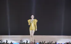 Tóc Tiên diện đồ sexy khuấy động sân khấu Festival Hoa Đà Lạt