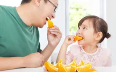 Bố mẹ nên làm gì khi trẻ lười ăn trái cây