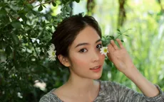 Nam Anh thanh lịch, khoe sắc xuân thì với áo dài