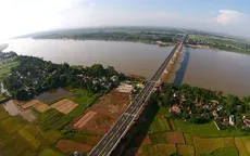 Khai trương đường bay ngắm cảnh sông Hồng