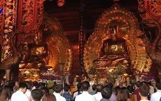Đông đảo du khách dự khai mạc lễ hội chùa Bái Đính