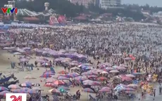 Bãi biển Vũng Tàu đông nghẹt du khách trong dịp Tết Nguyên đán