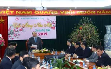 Thủ tướng thăm "kênh vốn của người nghèo" đầu năm mới