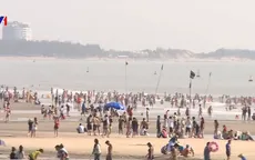 Biển Vũng Tàu quá tải trong nắng nóng kỷ lục, nhiều khách bị lọt ao xoáy