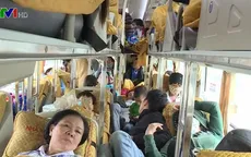 Tình trạng nhồi nhét trên xe khách vẫn diễn ra trong dịp Tết