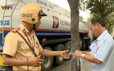 CSGT TP.HCM ra quân kiểm tra, xử lý xe tải