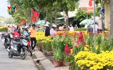 Cần Thơ: Người bán hoa xả hàng ngày 30 Tết