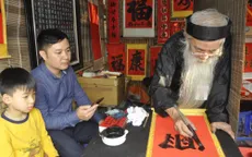 Đầu năm mới, hàng nghìn người dân tới xin chữ tại Văn Miếu - Quốc Tử Giám