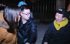Trắng đêm mang Tết ấm đến người vô gia cư ở Hà Nội