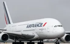 Máy bay Air France hạ cánh khẩn cấp do trục trặc động cơ